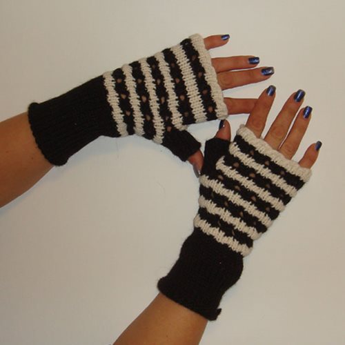 Alpaca fingerless gloves black & white