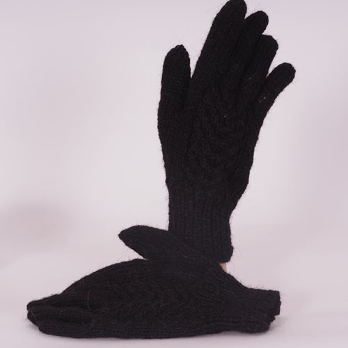 Alpaca gloves black cable knit