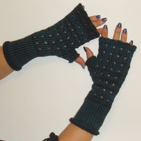 Alpaca fingerless gloves black & green