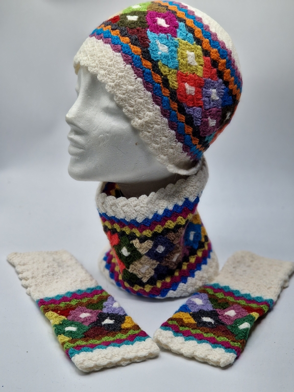 Alpaca Hat/snood/glove set